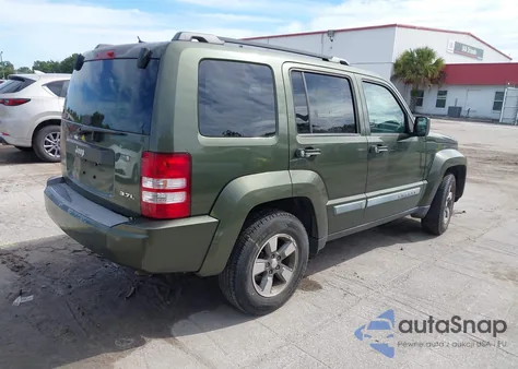 2008 Jeep Liberty Sport z USA, uszkodzony, nr VIN 1J8GP28K88W103616